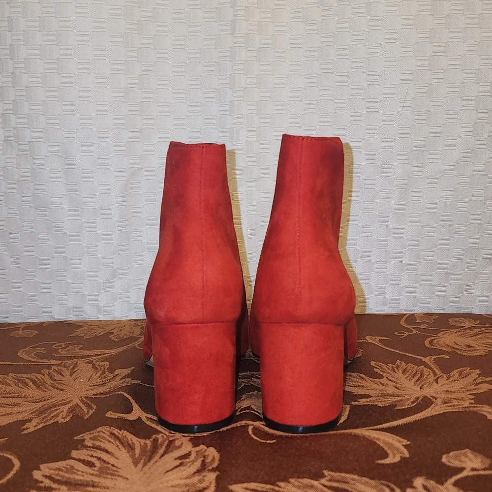Women's Red Suede Heeled Ankle Boots Zipper Holiday Ankeboot Booties - Picture 5 of 6